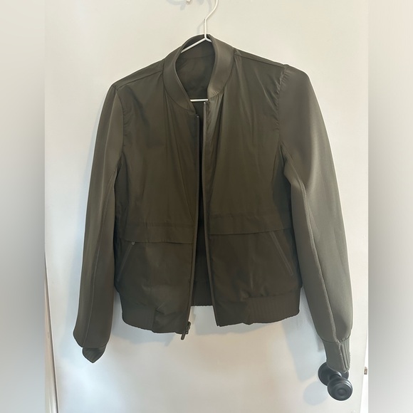 Lululemon jacket - Picture 4 of 4